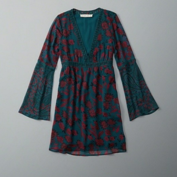 Abercrombie & Fitch Dresses & Skirts - Abercrombie and Fitch blue red floral dress M NWT!